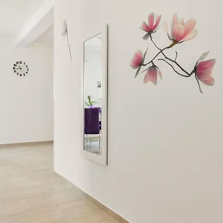 Lilly Comfortable Holiday home Rakalj