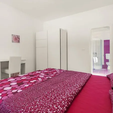 Holiday home Lilly Comfortable Rakalj