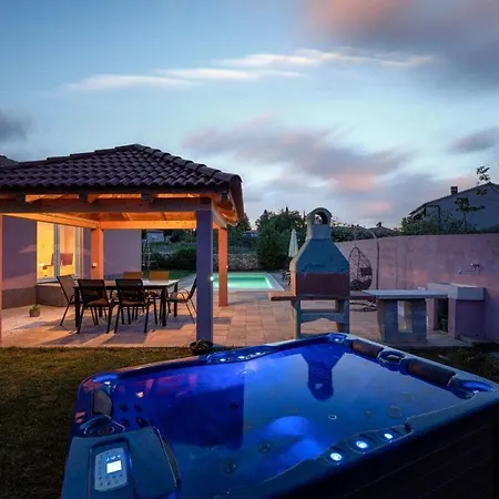 Lilly Comfortable Holiday home *